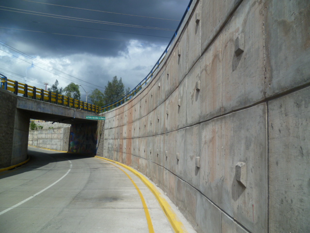 the-tensar-polyethylene-re560-uniaxial-geogrid.jpg
